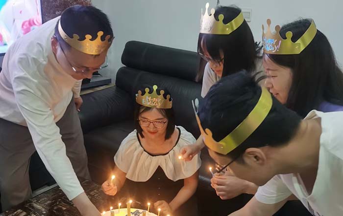 佰辰重工7月份(fen)生日會：凝聚力(li)量，共築破碎設(she)備新篇章(zhang)