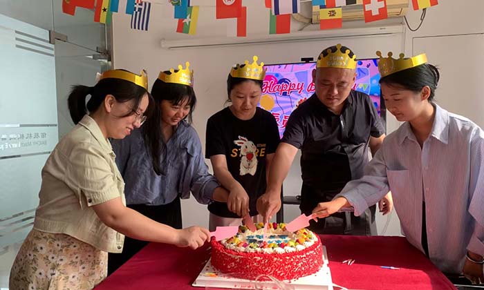 佰辰重工九(jiu)月(yue)員工生(sheng)日(ri)會