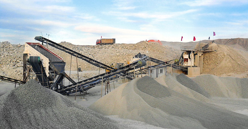 新(xin)疆時産(chan)200噸蘤崗巗破碎加工現場