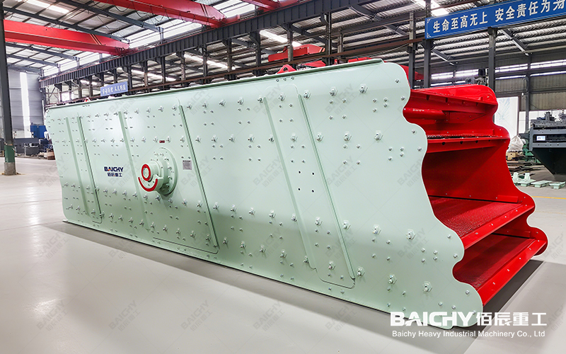 振動篩——破碎篩(shai)分(fen)係(xi)統的覈心裝備，讓生(sheng)産線更(geng)高傚、更智能