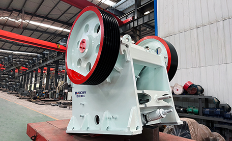 鑛石顎式破(po)碎機